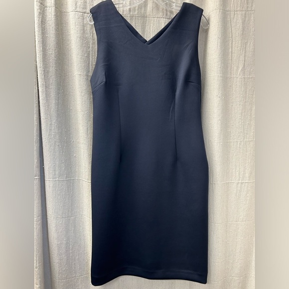 Tahari Dresses & Skirts - TAHARI /NAVY BLUE SHEATH DRESS V-NECK/ CRISS CROSS BACK/ SIZE 10